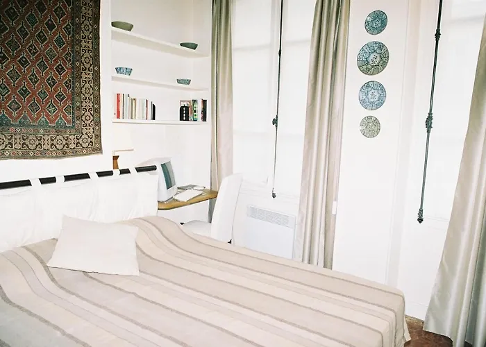 Latin Quarter - Saint Michel Unit 004 Apartment Paris